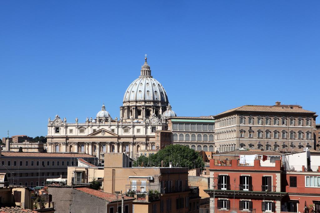 Hotel Trianon Borgo Pio 4*